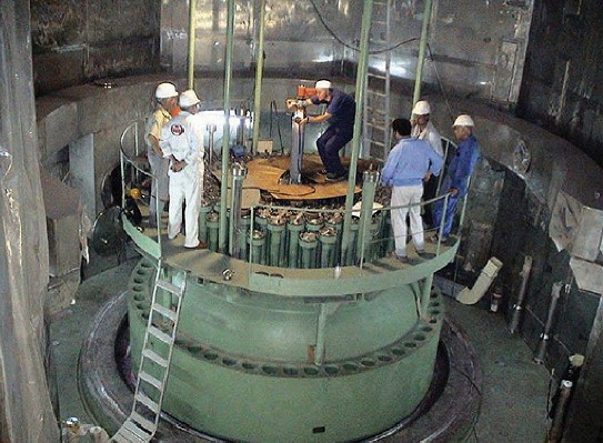 Завантаження ядерного палива в реактор Бушерської АЕС, Іран