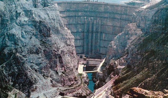 Чиркейская ГЭС. Вид с нижнего бьефа