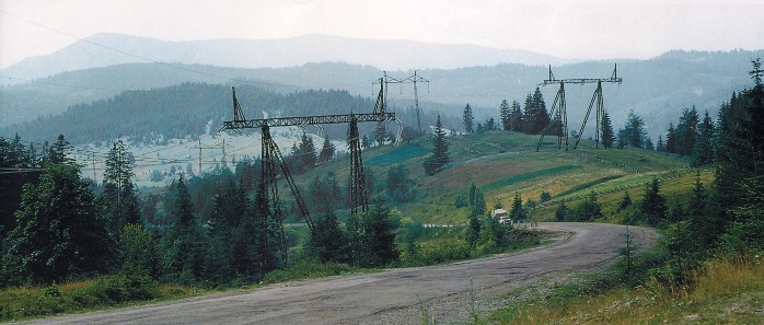 Высоковольтные линии электропередач в Карпатах